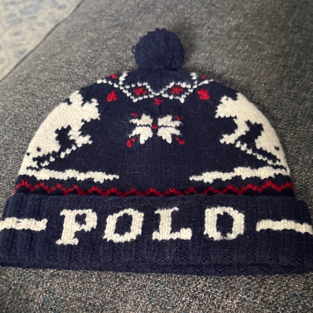 Vintage EUC Ralph Lauren Navy Knit Beanie with skier Design